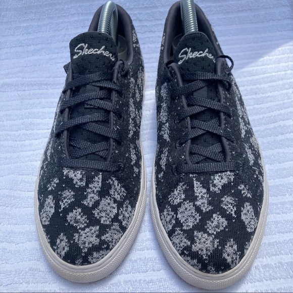 Skechers knit flower print women’s 8.5 Black w/ flowers - Picture 5 of 9